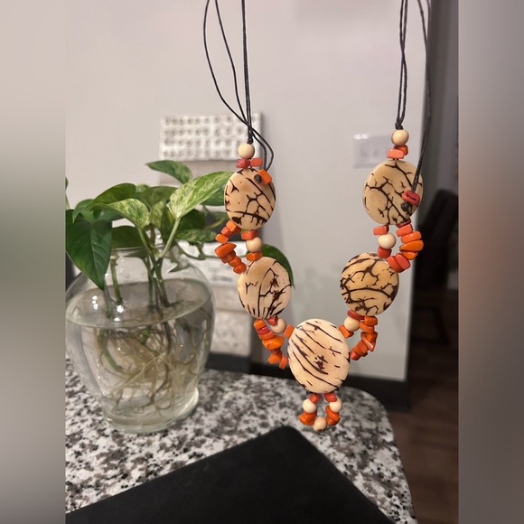 Tagua necklace - Picture 1 of 3